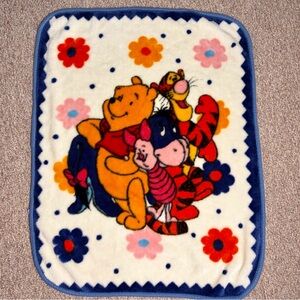 Disney Winnie the Pooh Piglet Flowers Blanket Plush Fleece 31 x 40 in Crib Size